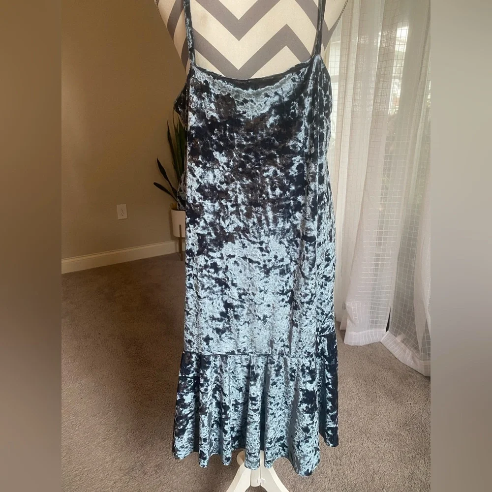 ASOS Velvet Maxi Dress in gray/blue - Picture 3 of 5